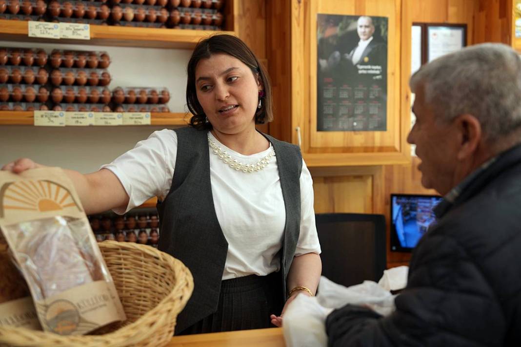 Arkeolojik lezzet raflarda: Anadolu'nun en eski ekmeği yeniden doğdu! 5 bin yıllık ekmeğin sırrı çözüldü 16